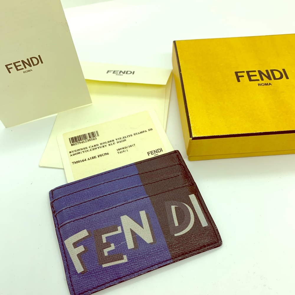 ❤️SOLD❤️🍀Fendi Vocabulary Leather Card Case